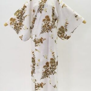 Crane Design Japanese Kimono with gold Chrysanthemum Women One Size - unique!